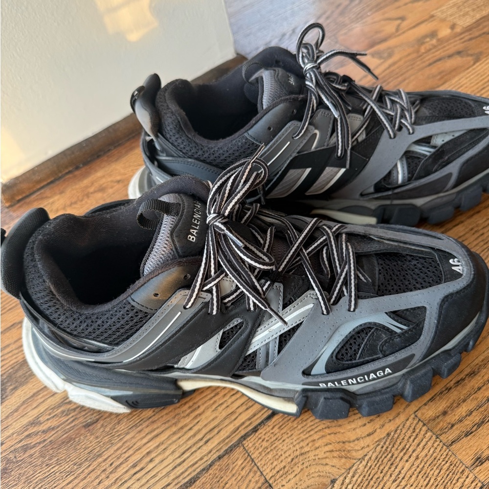 Balenciaga Mens Track Sneaker - Picture 2 of 4